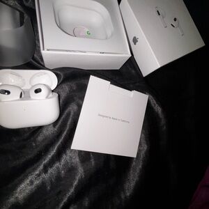Apple AirPods Pro with White Charging Case